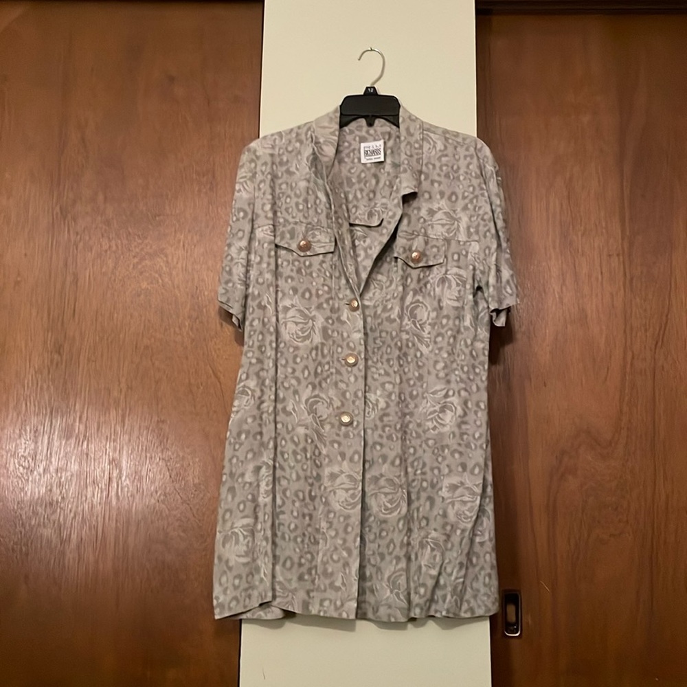 Long sage dress shirt.  Looks good with leggings. Size 16